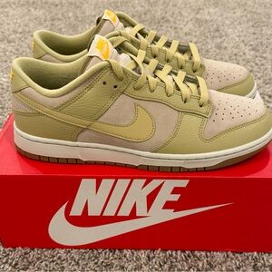 Nike Dunk Low Men’s 10 Khaki Suede Gum DZ4513-200 Rattan/Wheat Grass